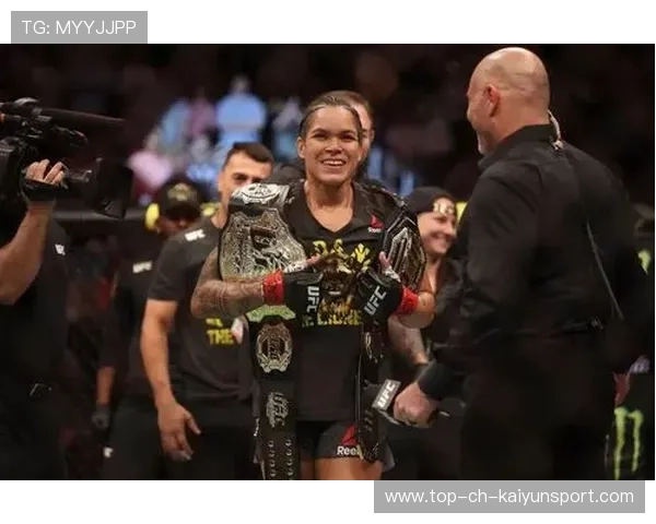 UFC选手破防后一套组合结束对手：从破防到终结的瞬间艺术